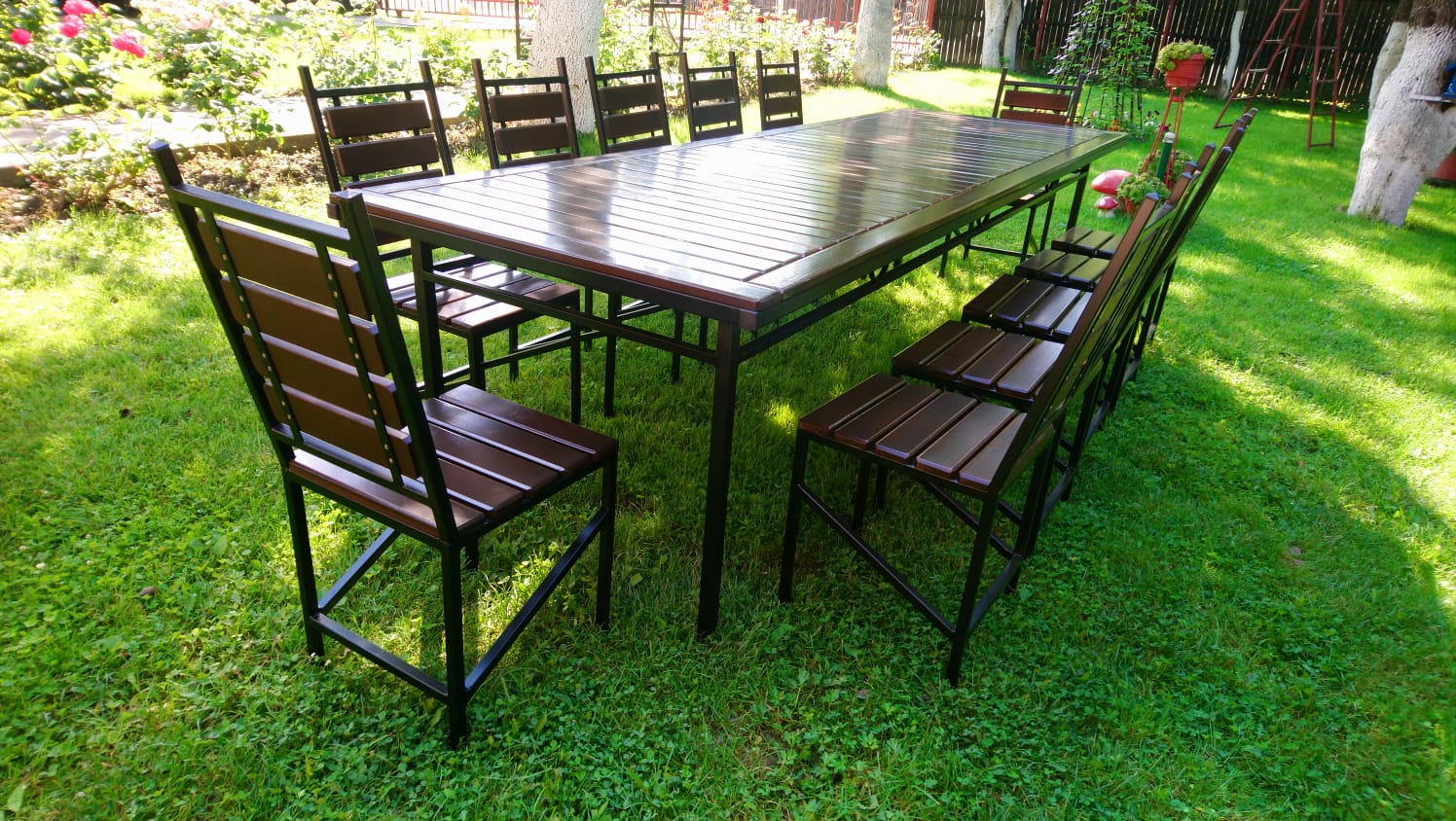 Set terasă masă 3000x1000mm cu 12 scaune – lemn alun și fier negru mat