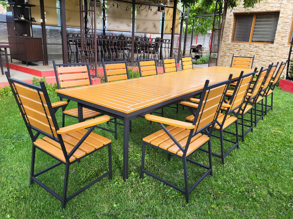 Set masă cu 12 scaune – lemn stejar deschis și fier negru