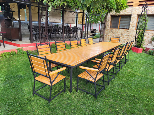 Set masă cu 12 scaune – lemn stejar deschis și fier negru
