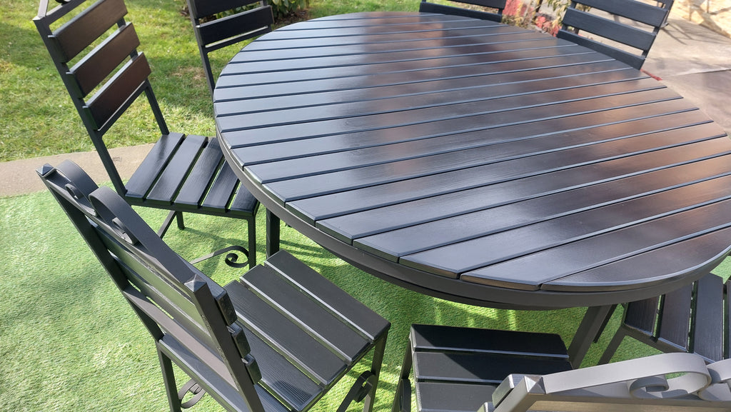 Set masă rotundă terasă Ø1600mm – scanduri gri antracit, cadru fier negru, 8 scaune