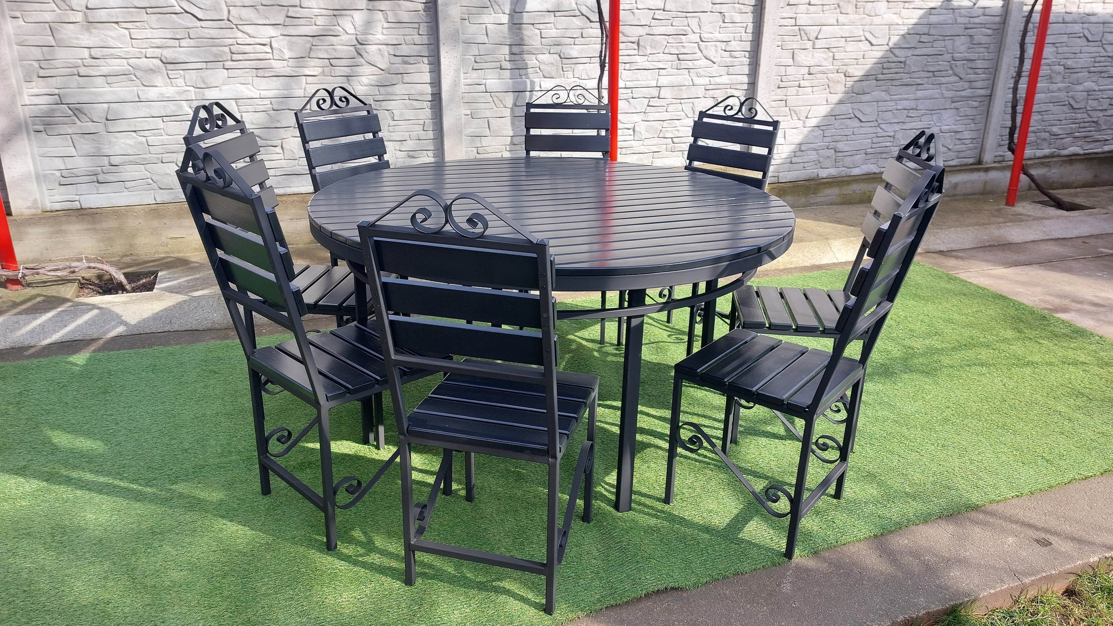 Set masă rotundă terasă Ø1600mm – scanduri gri antracit, cadru fier negru, 8 scaune